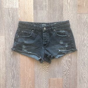 BLACK JEAN SHORTS